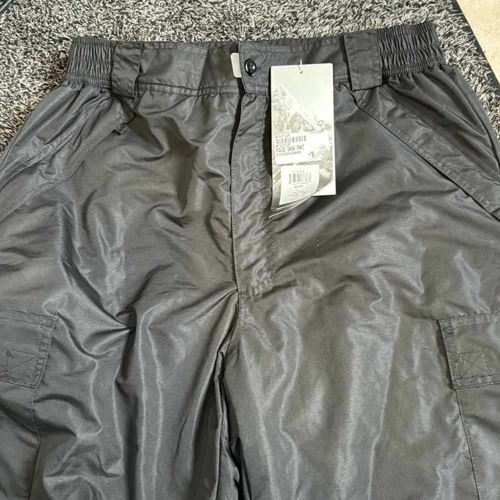 Brand new women’s large black snow pants